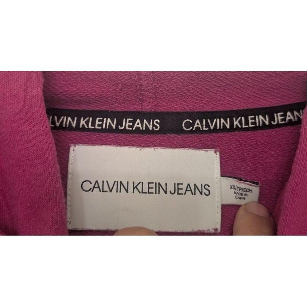 Calvin Klein - Picture 4 of 4